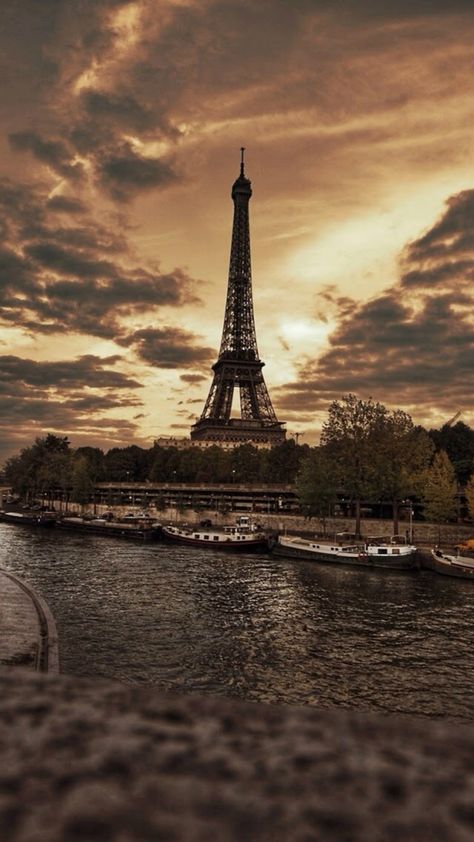 France Eiffel Tower City Storm Skyscape  #iPhone #6 #plus #wallpaper Torre Eiffel Paris, City Of Paris, France Eiffel Tower, Paris Wallpaper, Beautiful Paris, San Michele, Wallpaper Laptop, I Love Paris, Louvre Paris