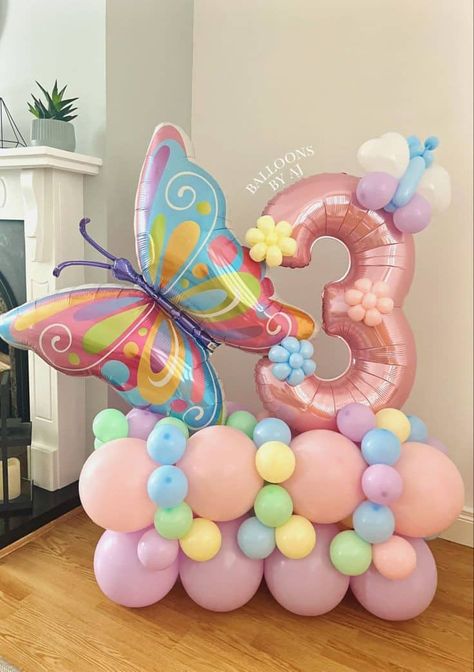 Butterfly Balloon, Butterfly Birthday Party Decorations, Party Balloons Diy, Balloon Bouquet Diy, Deco Ballon, Butterfly Balloons, Baby Birthday Decorations, Simple Birthday Decorations, Butterfly Birthday Party