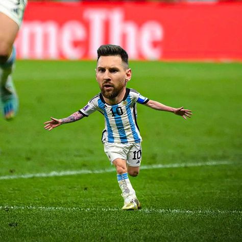 Goofy Soccer Pics, Messi Funny Pic, Messi Random, Mini Messi, Funny Messi, Meme Messi, Inter Milan Logo, Messi 2015, Messi Funny