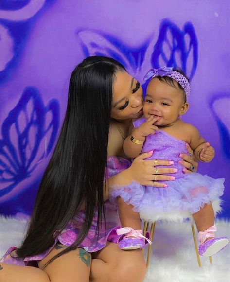 Mommy Daughter Photography, Mommy Daughter Photoshoot, Mommy Daughter Pictures, Mommy Daughter Photos, Mother Daughter Photoshoot, Mommy And Baby Pictures, Mom Daughter Outfits, Mommy Daughter Outfits, Mommy Moments