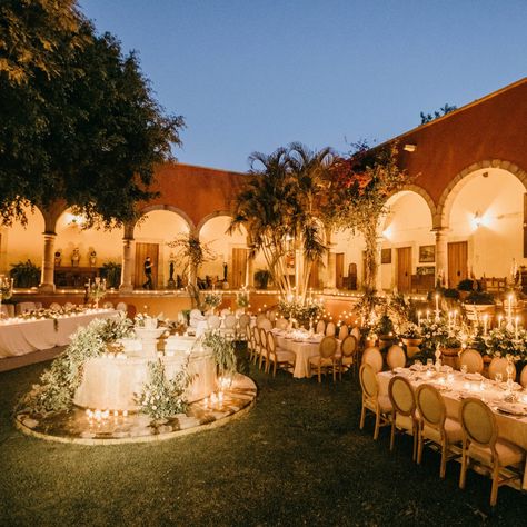 Outside Events Ideas, Jalisco Wedding Haciendas, Hacienda Style Venues, Mexican Wedding Venue Ideas, Hacienda Style Wedding Venues, Elegant Hacienda Wedding, Ranchera Wedding, Sinaloa Wedding, Hacienda Wedding Mexico