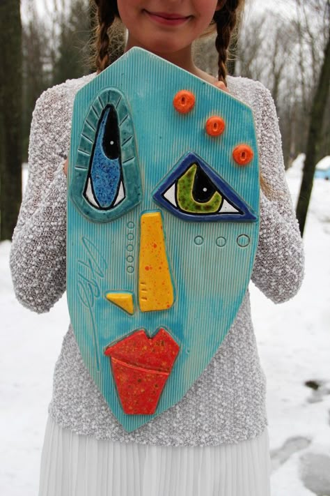 Art Projects Ideas, Abstract Face Art, Picasso Art, Keramik Design, Cardboard Art, Metal Art Diy, School Art Projects, Masks Art, Metal Art Sculpture