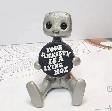 Office Desk Decorations, Robot Images, Cute Office Decor, Fun Office, Desk Buddy, Desk Decorations, Home Decor Sculptures, Toys By Age, Cute Office