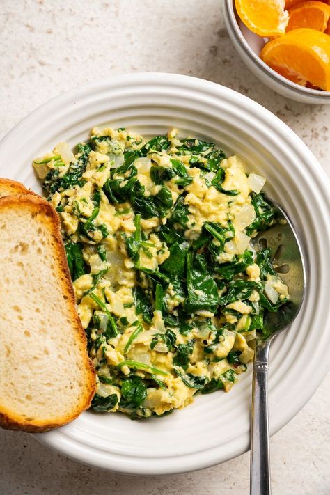 Scramble Eggs With Spinach, Simple Clean Eating Recipes Breakfast, Egg With Spinach Breakfast, Spinach Eggs Scramble, Spinach And Egg Recipes, Spinach With Eggs, Egg And Spinach Breakfast, Eggs And Spinach, Spinach And Eggs Breakfast