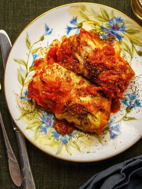 Golumpki, Polish Cabbage Rolls Golumpki Recipe Polish, Golumpki Recipe, Roast Venison Recipes, Polish Cabbage Rolls, Polish Cabbage, Duck Breast Recipe, Goose Recipes, Small Cabbage, Ukrainian Recipes