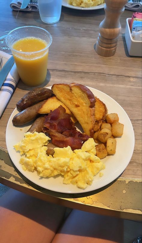 American Breakfast Aesthetic, American Pizza, British Breakfast, Breakfast In America, Food Platter, Drink Aesthetic, Soul Food Dinner, Big Breakfast, Food Therapy