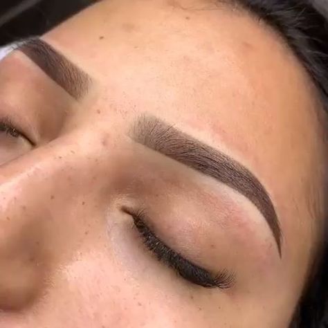 Perfect Eyebrow Makeup, Mircoblading Eyebrows, Eyebrows Goals, Henna Eyebrows, Ombre Eyebrows, Eyebrow Makeup Tutorial, Eyebrow Design, Brow Tattoo, Eyebrow Makeup Tips