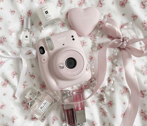 Pink Polaroid Camera, Soft Pink Photo, Mini 11 Instant Camera, Fujifilm Instax Mini 11, Instax Mini 11, Highlight Ig, Pink Camera, Instax Film, Fuji Instax