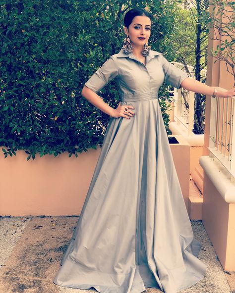 Couture, Long Gown Dress Party Wear, Gowns Dresses Indian Party Wear, Gowns Dresses Indian, Gown Dress Party Wear, Shrenu Parikh, Gown Designs, Timeless Looks, Long Gown Design