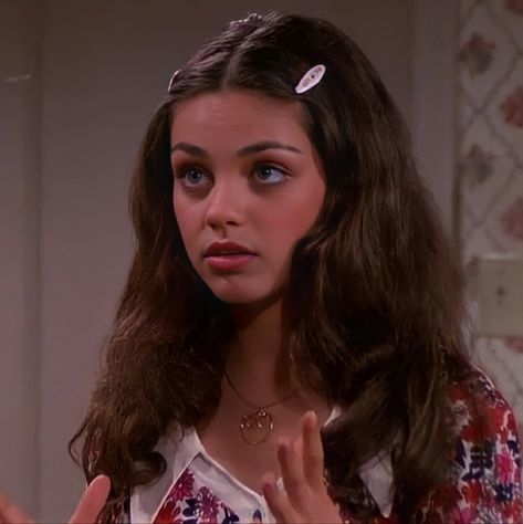 Mila Kunis 70s Show, 70s Show Outfits, Mila Kunis Hair, Jackie That 70s Show, Jackie Burkhart, The Perfect Girlfriend, Hair Styels, 70s Show, That 70s Show