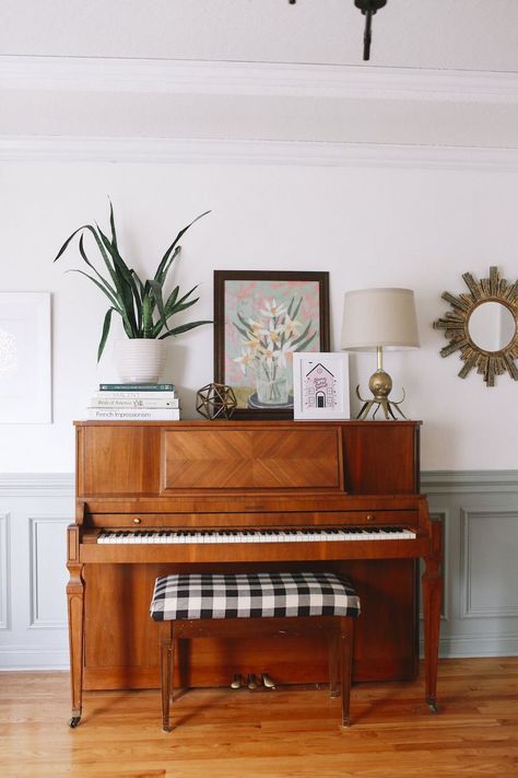 Piano Styling, Piano Room Decor, Piano Living Rooms, Piano Decor, Farmhouse Side Table, Piano Room, Music Room, Front Room, Home Staging