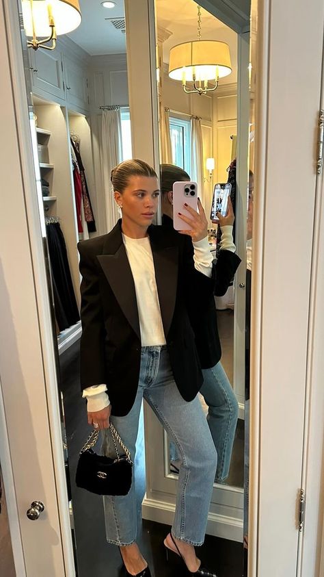 These 4 Sofia Richie Grainge Outfit Formulas Make Quiet Luxury Accessible Sophia Richie, Date Night Outfit Ideas, Night Outfit Ideas, Chique Outfit, Style Désinvolte Chic, Chique Outfits, Outfit Chic, Sofia Richie, Outfit Formulas