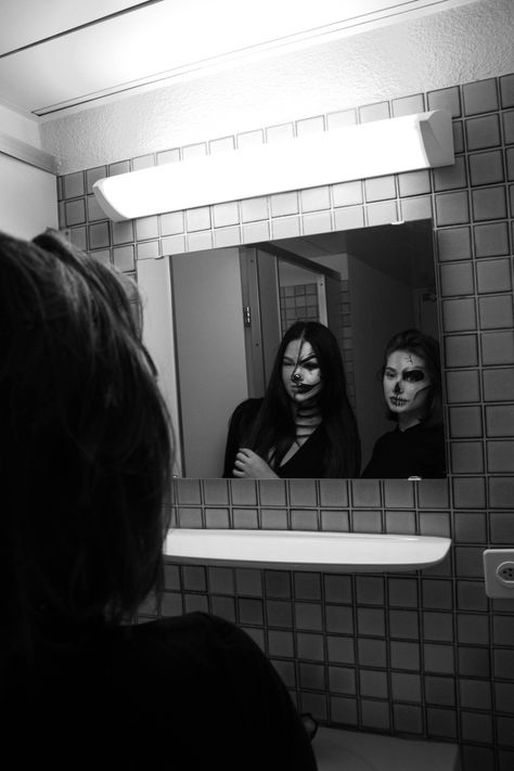 #scary #halloween Scary Mirror Reflection, Scary Mirror, Reflection Pictures, Horror Drawing, Mirror Reflection, Scary Art, Scary Halloween, Female Art, Bathroom Mirror