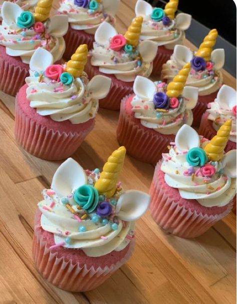 Mermaid And Unicorn Cupcakes, Unicorn Birthday Cake And Cupcakes, Unicorn And Rainbow Cupcakes, Unicorn Birthday Party Cupcakes, Unicorn Themed Cupcakes, Pink Unicorn Cupcakes, Cupcake Unicorn Cake, Unicorn Cupcakes Easy, Unicorn Bday Cake