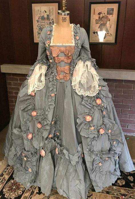 1700s Dresses, Art Dresses, 1700 Fashion, Gaun Abad Pertengahan, Rococo Dress, Fashion Corset, 18th Century Dress, Rococo Fashion, 18th Century Costume