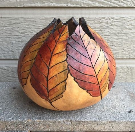 Gourds Diy, Fall Gourds, Gorgeous Gourds, Gourds Birdhouse, Decorative Gourds, Hand Painted Gourds, Deco Nature, Sculptures Céramiques, Gourds Crafts