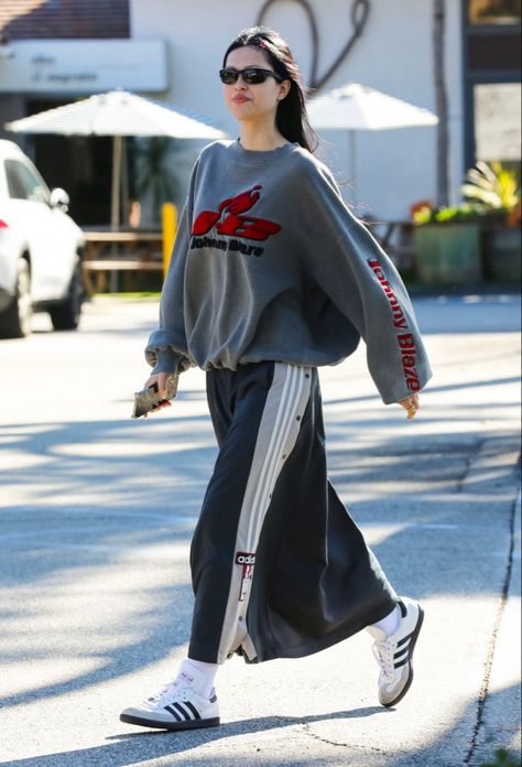 Amelia Grey Street Style, Amelia Grey Outfits, Amelia Gray Street Style, Amelia Gray Outfits, Amelia Gray Style, Sporty Skirt Outfits, Amelia Grey, Amelia Hamlin, Amelia Gray Hamlin