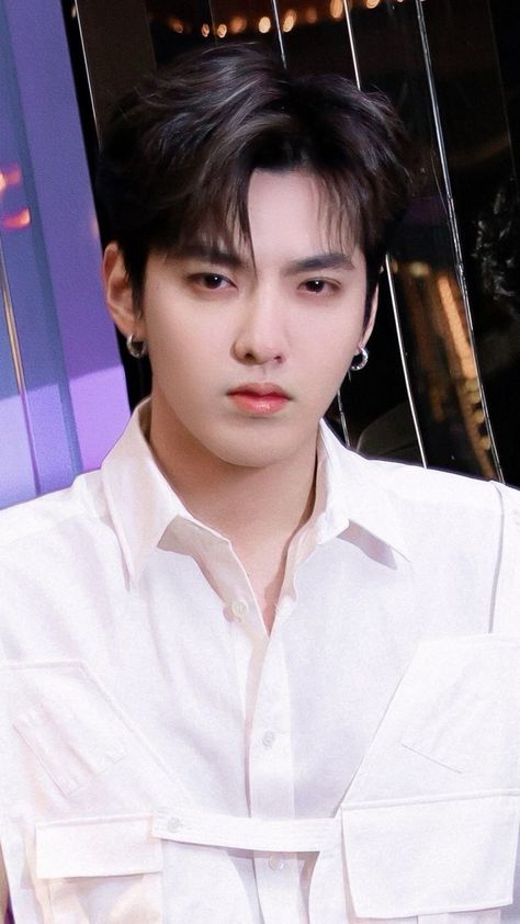 #fanfiction Exo Kris Wu, Exo Kris, Boys Photography, Kris Exo, Men Fashion Photoshoot, Mens Photoshoot Poses, Men Photoshoot, Man Photography, Mens Fashion Photography