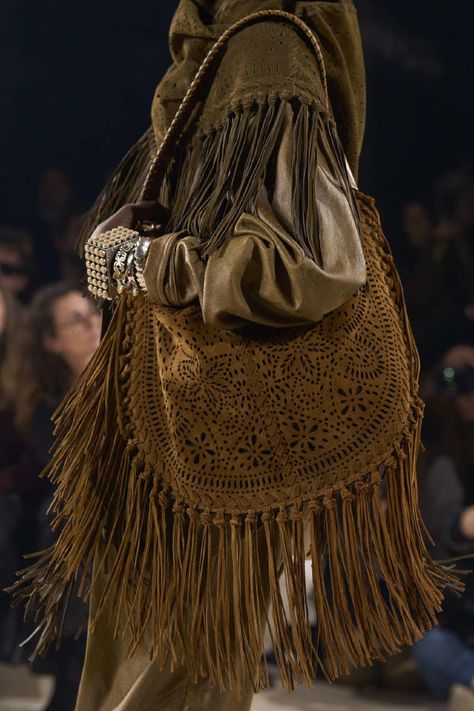 Isabel Marant Fall Winter 2024-25 Details Aw 2024-2025, Boho Style 2024, Isabel Marant Bag, Isabel Marant Aesthetic, Fw24 Trends, Bags Runway, Isabel Marant Style, Boho Rock, Trendy Bags