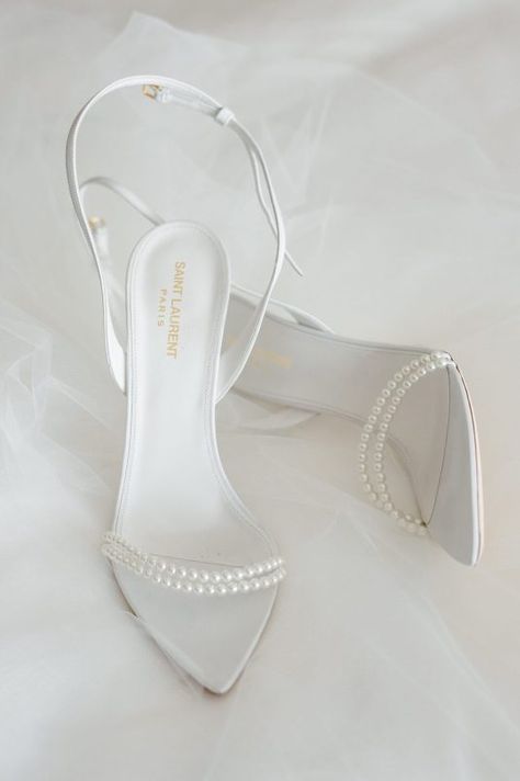 Brides Heels Wedding, Wedding Heels Designer, Bridal Wedding Shoes Heels, Designer Wedding Heels, Designer Bridal Shoes, Wedding Shoes Louboutin, Elegant Wedding Shoes Brides, Classy Wedding Shoes, Wedding Shoes Aesthetic