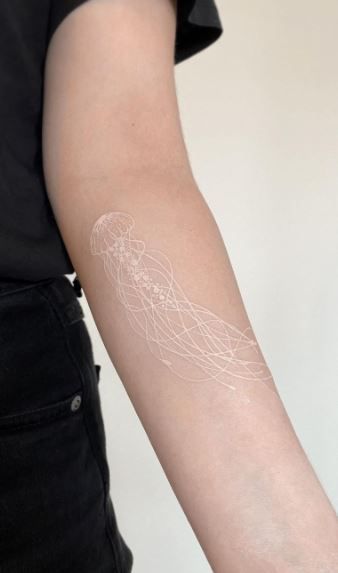 White Ink Tattoos Healed, Gotik Tattoo, 16 Tattoo, Jellyfish Tattoo, White Ink Tattoo, Healing Tattoo, Subtle Tattoos, 문신 디자인, Dope Tattoos