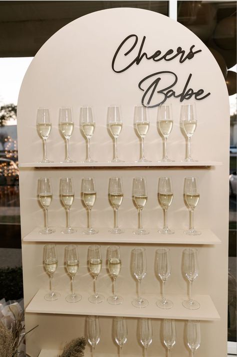 Diy Champagne Wall, Party Rental Ideas, Diy Projects Decor, Mexican Bridal Showers, Bridal Shower Champagne, Champagne Wall, Event Props, Diy Drinks, Wine Wall