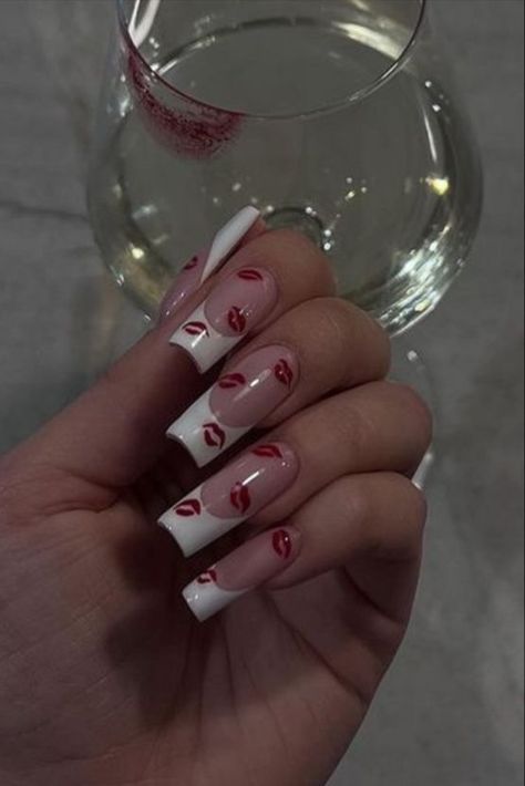 Nails Boss Lady, Nails With Ornaments, Customer Experience Design, Unghie Sfumate, Cute Kiss, Kiss Nails, Girly Acrylic Nails, Soft Nails, Acrylic Nails Coffin Short