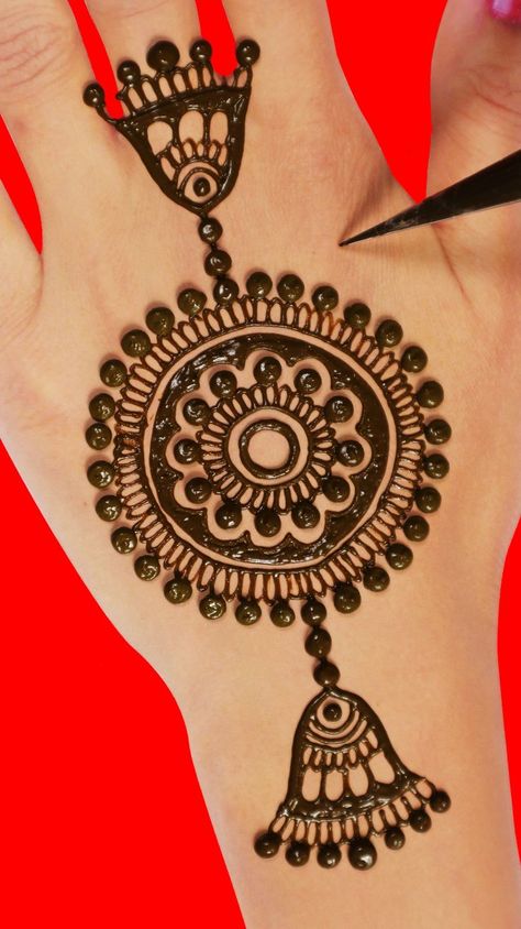 Unique and beautiful mehndi design for your hands.Stylish & Jewellery henna mehendi designs. #mehndi #mehndidesign #jewellerymehndi #hennadesign #mehandi #backhandmehndi Style Mehndi Design, Mehedi Design, Simple Mehendi Designs, Henna Drawings, Designs Mehndi, Mehndi Designs Bridal Hands, Simple Mehndi Designs Fingers, Circle Mehndi Designs, Beautiful Mehndi