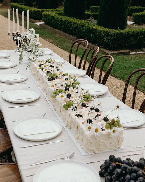 🌼🍰• NEW TREND • 🌼🍰 ‘ The Centrepiece Cake’ — Perfect for long lunches, spring soirées, festive get togethers, birthday celebrations… this… | Instagram Wedding Sheet Cakes, Cake Centerpieces, Hunter Valley Wedding, Wedding Buffet, Cake Trends, Sweet Table, Cake Table, Wedding Cake Designs, Sheet Cake