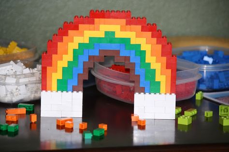 Lego Rainbow, Lego Diy Projects, Lego Candy Machine, Lego Diy Crafts, Easy Lego Creations, Instructions Lego, Lego Furniture, Princess Crafts, Lego Challenge