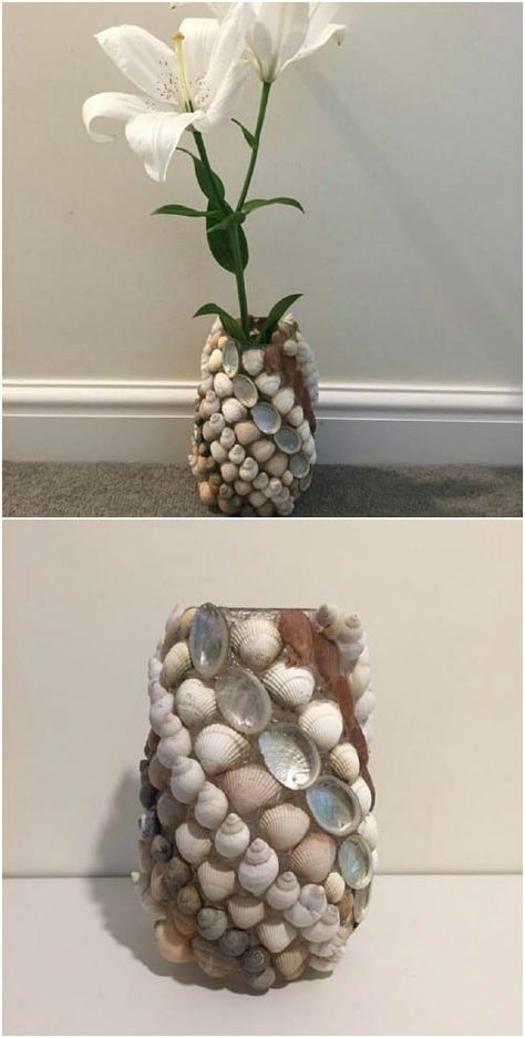 30 Easy DIY Vases To Show Off Your Summer Flowers #diy #decorating #decor #crafts #vases #handmade #flowers Shell Vase Diy, Seashell Vases Ideas, Diy Crafts Vases, Seashells Crafts, Seashell Vase, Diy Vases, Seashell Art Diy, Unique Flower Vases, Seashell Decor