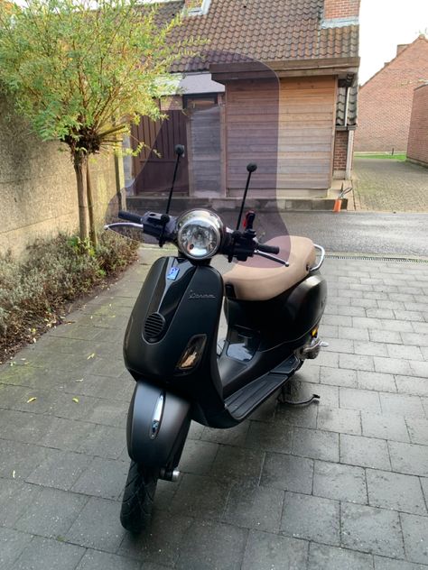 Vespa Lx, Black