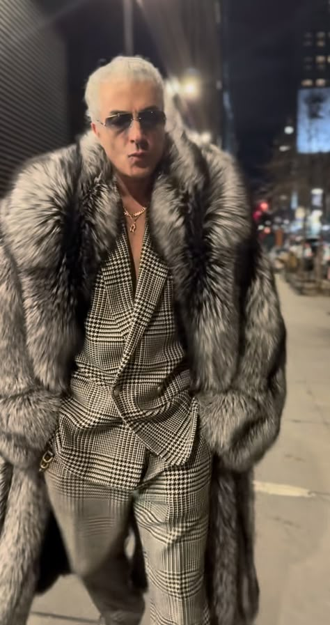 Fur Coat Men, Fur Outfit, Fur Coat Outfit, Mens Fur Coat, Guy Fits, Mens Fur, Dope Outfits For Guys, Mens Fashion Inspiration, Mens Outfit Inspiration