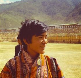 PaSsu Diary : Collection of Rare Kupars of His Majesty the Fourth King of Bhutan Bhutan Prince, King Of Bhutan, Bhutan King, Bhutan Travel, Speed Boat, Dragon King, Her Majesty The Queen, History Channel, Rare Pictures