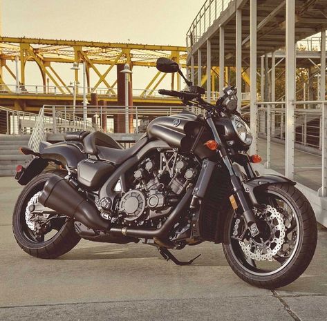 2020 Yamaha Vmax Honda Valkyrie, Ducati Monster 1200, Star Motorcycles, Yamaha Vmax, Мотоциклы Cafe Racers, Fast Bikes, Motorcycle Posters, Yamaha Motor, Biker Life