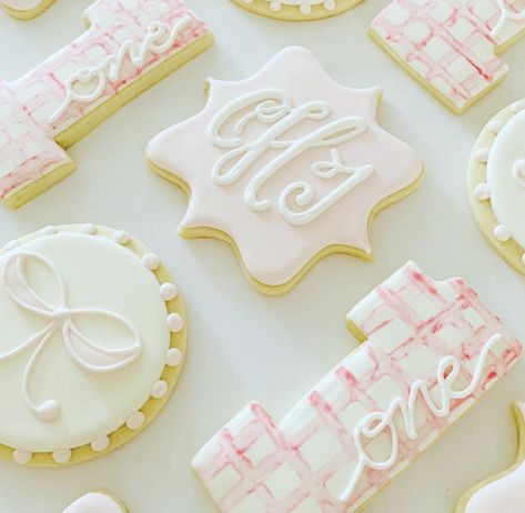 Pink First Birthday Cookies, Bows First Birthday Party, Bow First Birthday Cake, Bows And Bonnets Birthday, Bonnets And Bows Birthday, Pink Gingham Cake, Pink And White First Birthday, Pink Bow Cookies, First Birthday Girl Bow Theme