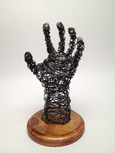 sculptures of hands | Wire Sculpture Hand - Frank Marino Baker - Wire Art | Frank Marino ... Human Figure Sculpture Wire Art, Abstract Hand Sculpture, Wire Hand Sculpture, Metal Wire Sculpture, 3d Pen Art, Art Fil, Wire Art Sculpture, Art Wire, Sculpture Projects