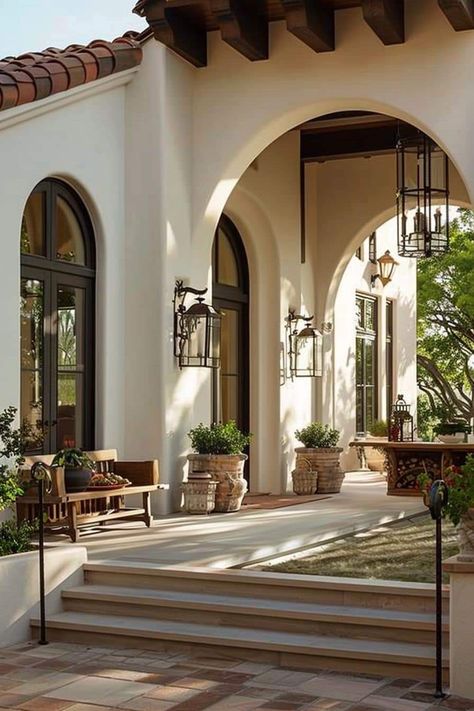 Italian House Exterior Tuscan Style Dream Homes, House Mediterranean Modern, Mediterranean Front Porch Ideas, Italian Mediterranean Homes Interior, Mediterranean Modern Homes, Mediterranean Style Homes Exterior, Spanish Architecture Modern, Luxury Farmhouse Interior, Modern Spanish Style Interior