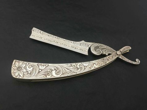 Straight Razor Drawing, Straight Razor Tattoo, Custom Straight Razors, Barber Razor, Straight Razor Shaving, Christ Tattoo, Straight Blade, Engraved Pocket Knives, Pretty Knives