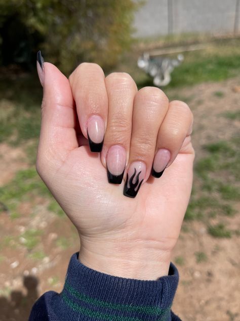 Two French Tip Accent Nails, Medium Nail Ideas Black, Black Nails Flame Design, Acrylic Nails Flame Design, Short Square Flame Nails, Medium Length Coffin Acrylic Nails Fall, Flame Accent Nail, Cute Flame Nails, Black Nails Medium Length