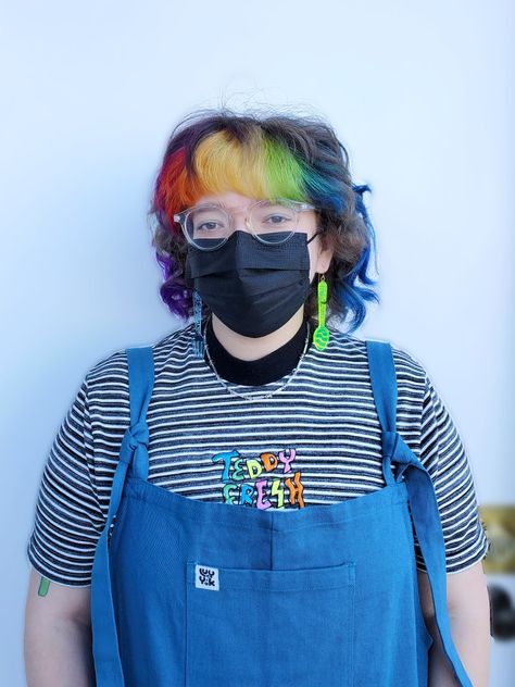 Colorful hair Black Hair Rainbow Bangs, Vivid Bangs, Hair Color Split, Rainbow Short Hair, Rainbow Bangs, Short Rainbow Hair, Lus Hair, Short Hair Blue, Short Dyed Hair