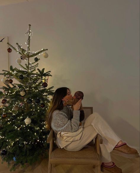 Christmas With Family Aesthetic, Christmas Family Aesthetic, Family Christmas Aesthetic, Fam Photos, Family Aesthetic, Dream Future, Future Mommy, Christmas Shoot, Rich Family