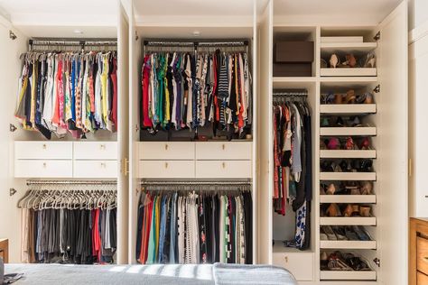 25 Small Closets that Work for Every Home: Space-Savvy Bedroom Ideas No Closet Solutions Bedroom, Transitional Closet, Small Dressing Room, Bedroom Closets, Closet Solutions, Amazing Closets, No Closet Solutions, Closet Renovation, Small Closets