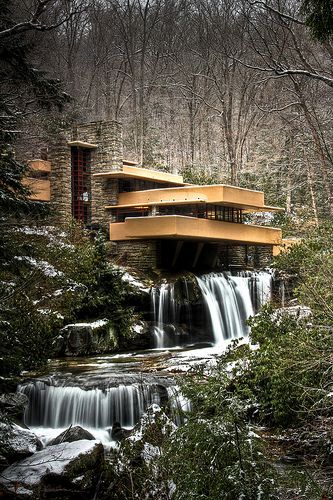 Falling Water | Frank Lloyd Wright's Falling Water. It was a… Walter Gropius, Falling Water Frank Lloyd Wright, Falling Water House, Architecture Cool, Waterfall House, Falling Water, Water House, Unusual Homes, Les Cascades