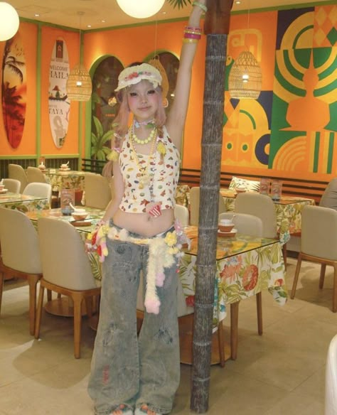 Gyaru Fashion Summer, Harajuku Decora, Kawaii Outfit Ideas, 2000s Japanese Fashion, Gyaru Fashion, Funky Outfits, Harajuku Style, Really Cute Outfits, Kawaii Clothes