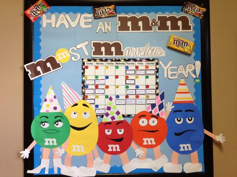 September 2013 bulletin board - M&M characters wishing a Most Marvelous Year! M&m Door Decorations, M&m Bulletin Board Ideas, M&m Classroom Theme, Candy Bulletin Board Ideas, 2nd Grade Bulletin Boards, Teacher Door Decorations, Decoration Classroom, Ideas Salon, Birthday Bulletin Boards