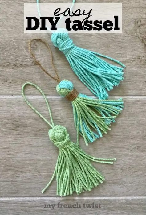 how to make a tassel - My French Twist Tassels Diy Tutorials, Keychain Diy Easy, Easy Things To Sew, Trendy Crochet Bag, Make A Tassel, Ribbon Flip Flops, Free Crochet Bag Patterns, Make Tassels, Tassel Diy