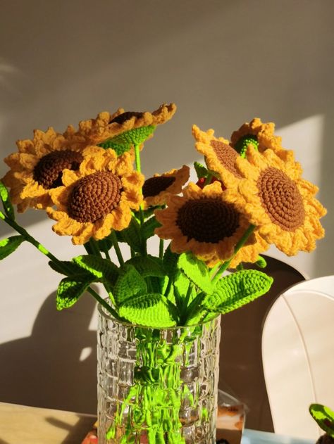 Sunflower Knitting, Yarn Flower, Big Bouquet, Sunflower Crochet, Crochet Flowers Free Pattern, Yarn Flowers, Crochet Bouquet, Diy Crochet Projects, Clothes Sewing Patterns