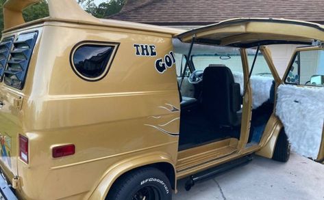 Shag Wagon, Chevy G20 Van, Chevy G20, Custom Van Interior, Vans Hightop, Chevy Astro Van, Chevrolet Van, Dog Lounge, Astro Van