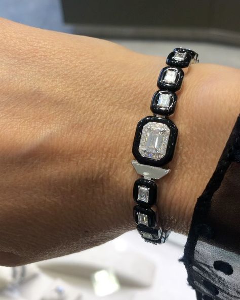 Jennifer Wasser on Instagram: “Most beautiful clean lines by NIKOS KOULIS 🖤💎🖤 #nikoskoulisjewels #classic #elegance #fine #jewelry #jewelrylover #diamond #bracelet…” Nikos Koulis Jewelry, Nikos Koulis, Jewelry Lover, Classic Elegance, Clean Lines, Mens Bracelet, Diamond Bracelet, Most Beautiful, Fine Jewelry